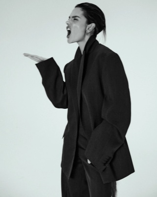 a_0009.jpg