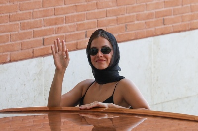 b_0002.jpg