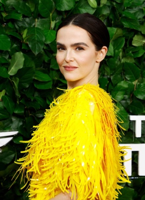 Zoey-Deutch-050.jpg