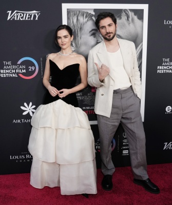 Zoey-Deutch-080.jpg