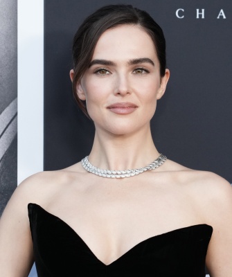 Zoey-Deutch-093.jpg