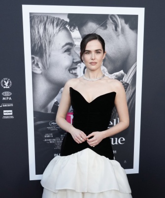 Zoey-Deutch-108.jpg