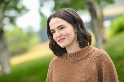 Zoey-Deutch-010.jpg