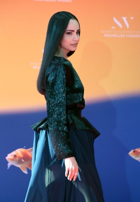 s_0011.jpg