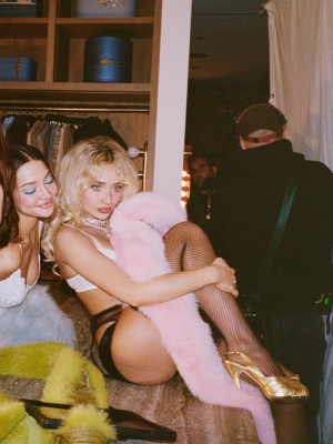 s_0011.jpg